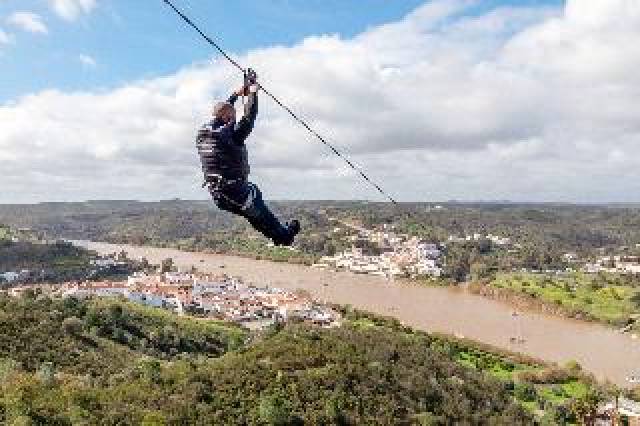 Desportos y Entretenimento
