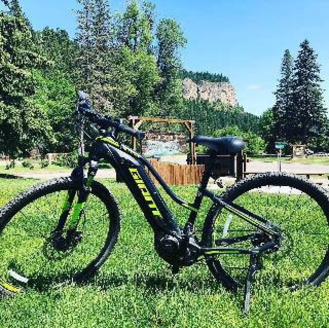 Desportos y Entretenimento