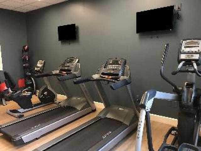 Desportos y Entretenimento