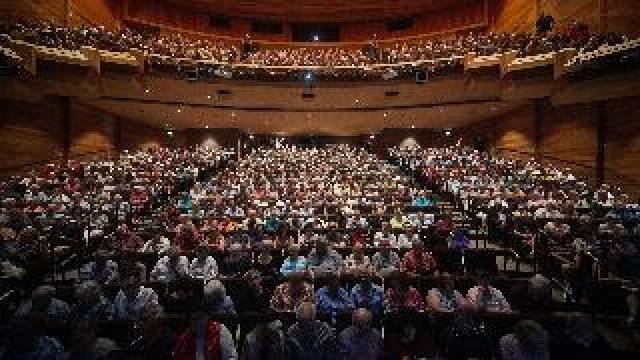 Desportos y Entretenimento