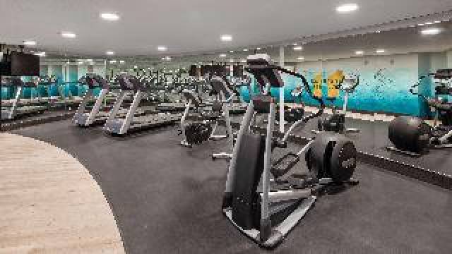 Desportos y Entretenimento