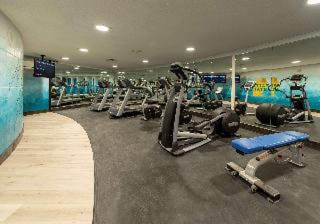 Desportos y Entretenimento