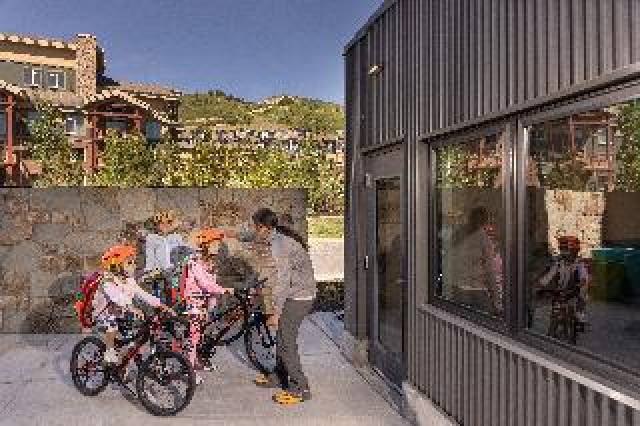 Desportos y Entretenimento
