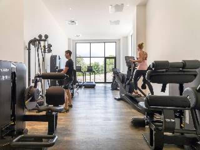 Desportos y Entretenimento