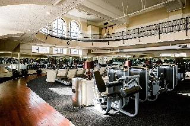Desportos y Entretenimento