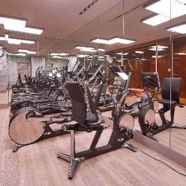 Desportos y Entretenimento