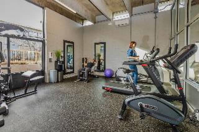 Desportos y Entretenimento