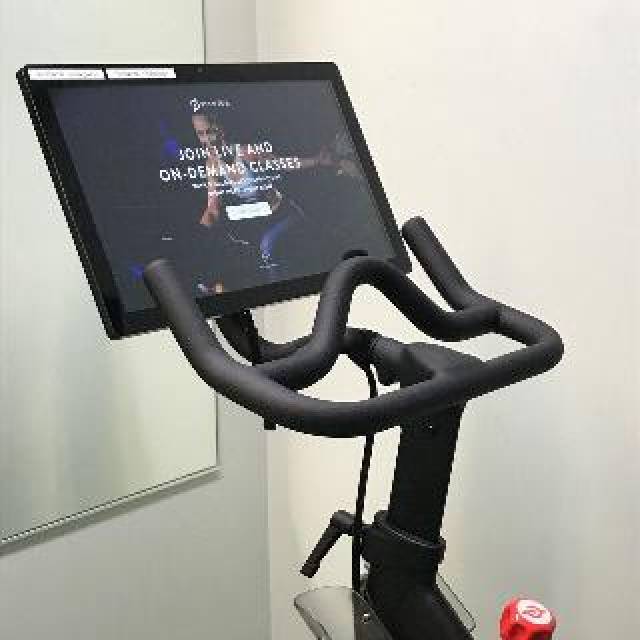Desportos y Entretenimento