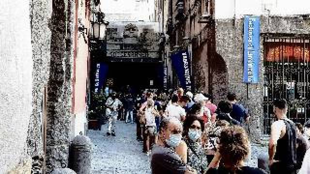 Desportos y Entretenimento