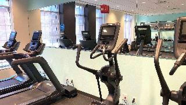 Desportos y Entretenimento
