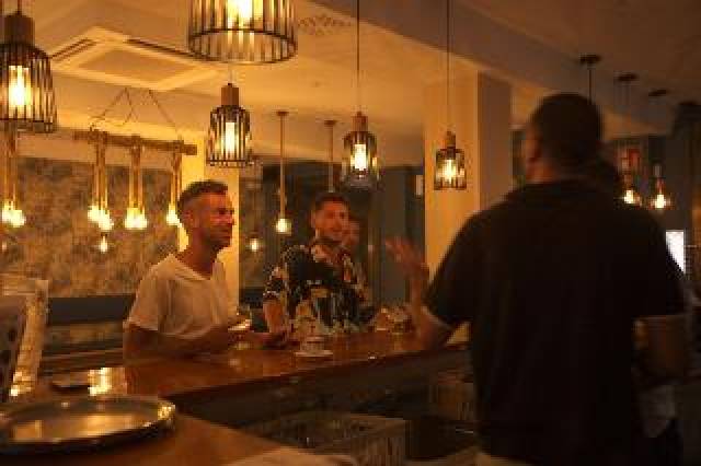Bar