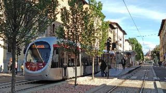 Desportos y Entretenimento