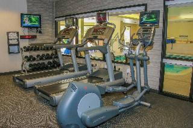 Desportos y Entretenimento