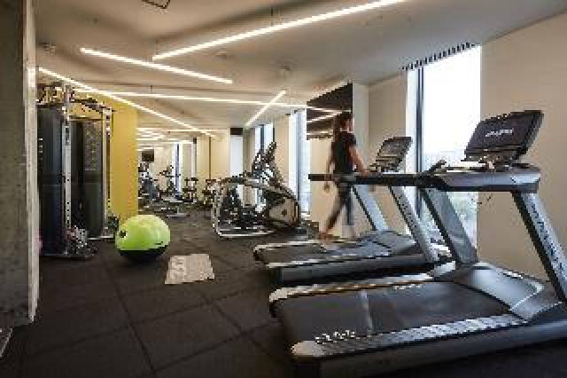 Desportos y Entretenimento