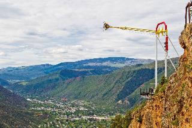 Desportos y Entretenimento