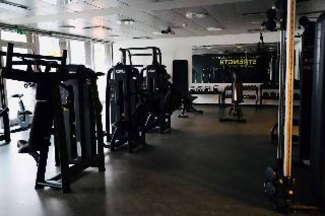 Desportos y Entretenimento
