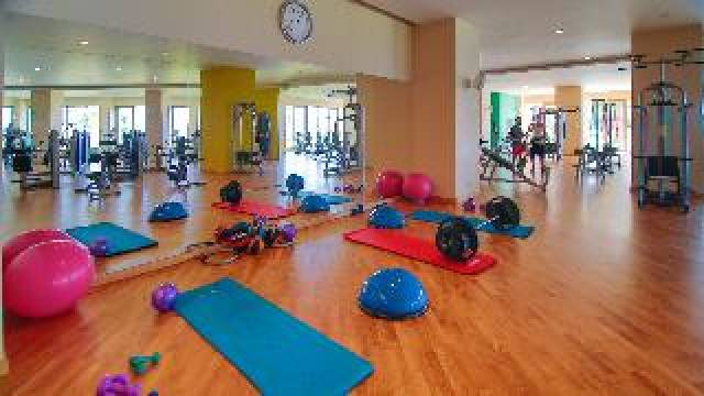 Desportos y Entretenimento