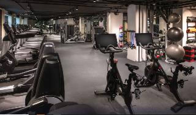 Desportos y Entretenimento