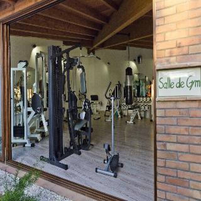 Desportos y Entretenimento