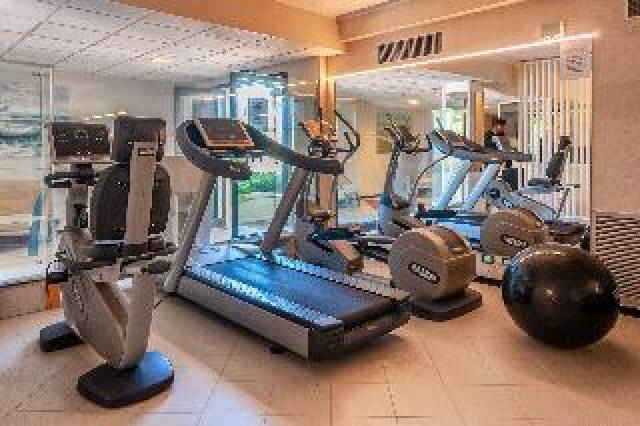 Desportos y Entretenimento