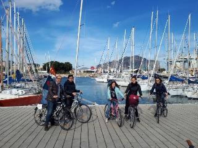 Desportos y Entretenimento