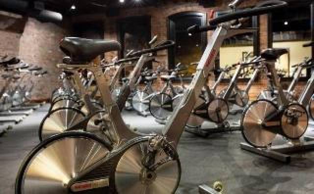 Desportos y Entretenimento