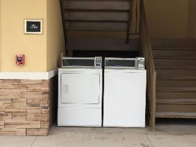 Desportos y Entretenimento