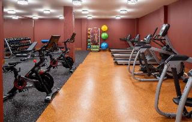 Desportos y Entretenimento