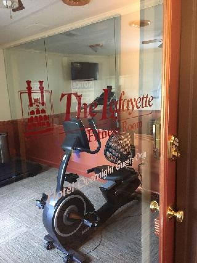 Desportos y Entretenimento