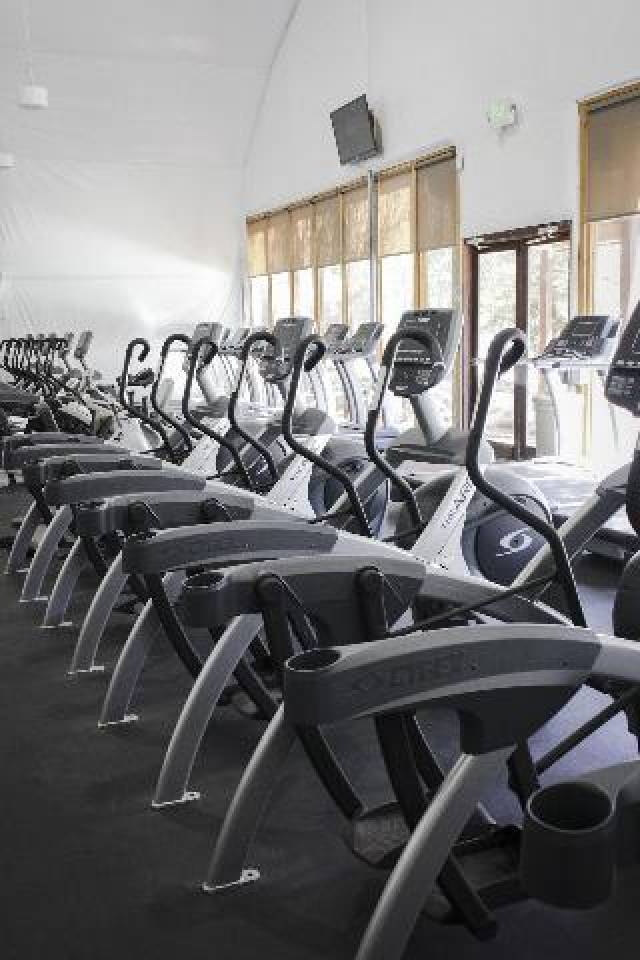 Desportos y Entretenimento