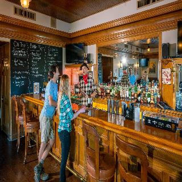 Bar