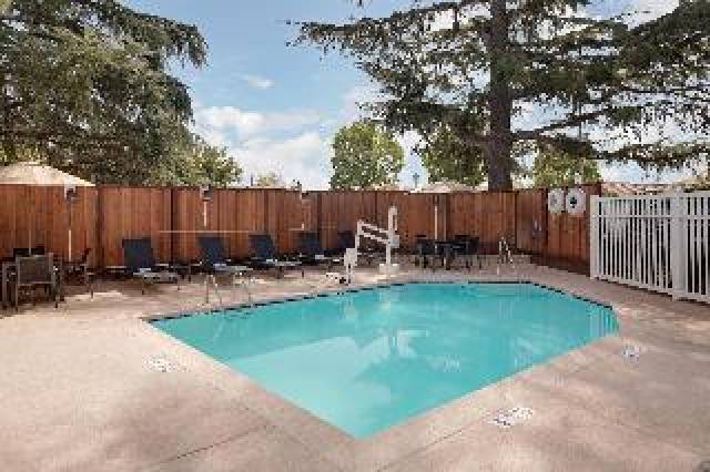 Desportos y Entretenimento