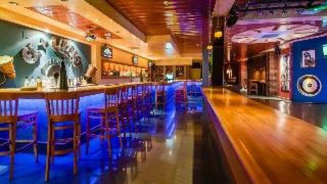 Desportos y Entretenimento
