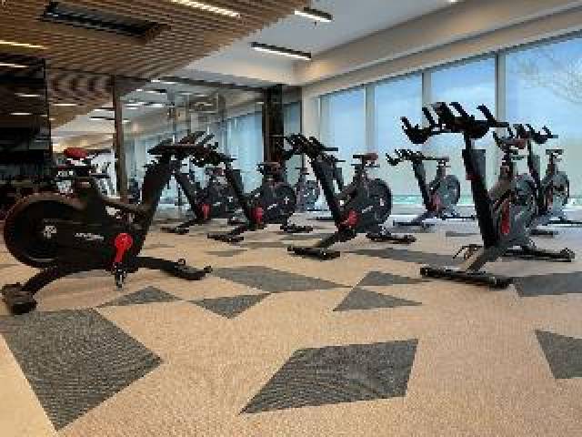 Desportos y Entretenimento