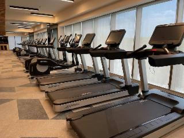 Desportos y Entretenimento