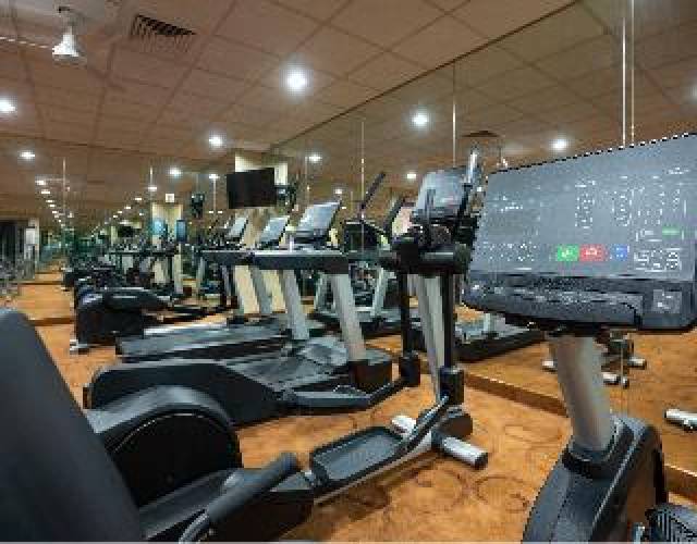 Desportos y Entretenimento