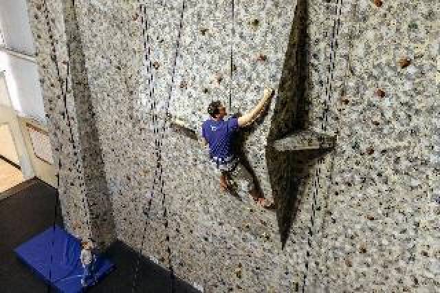 Desportos y Entretenimento