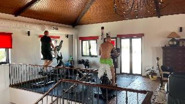 Desportos y Entretenimento
