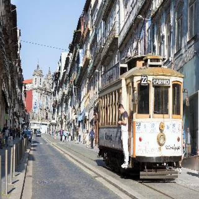 Desportos y Entretenimento