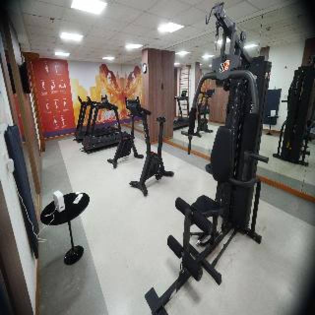 Desportos y Entretenimento