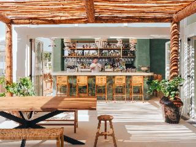 Bar