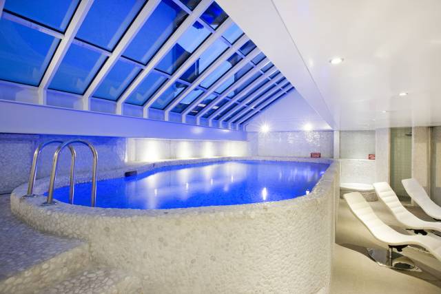Piscina interior