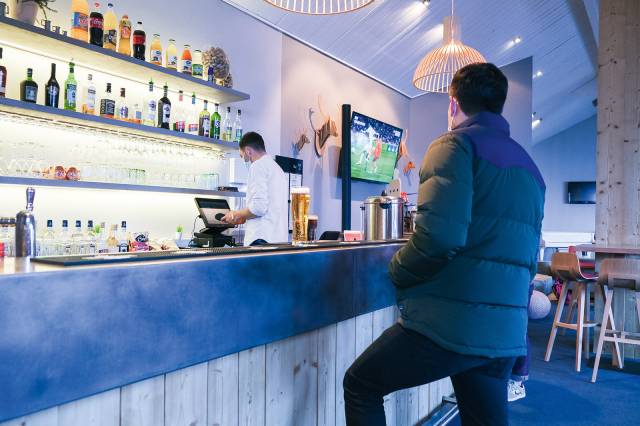 Bar