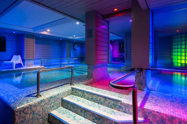 Piscina interior