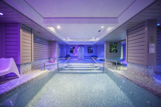 Piscina interior