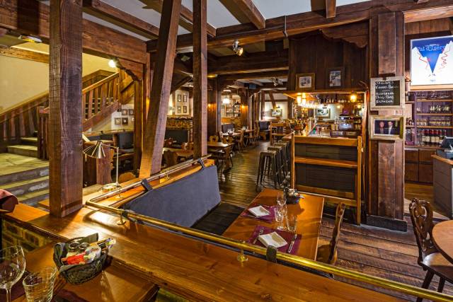 Bar
