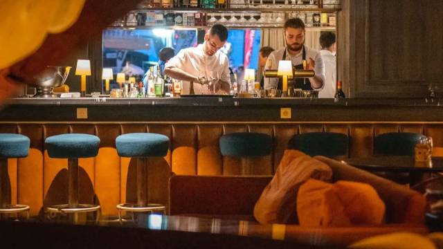 Bar