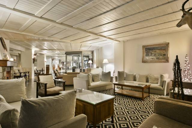 Sala de estar com lareira