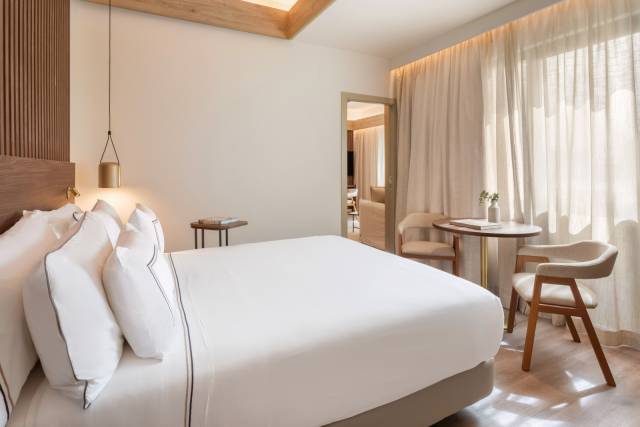The Level Master Suite