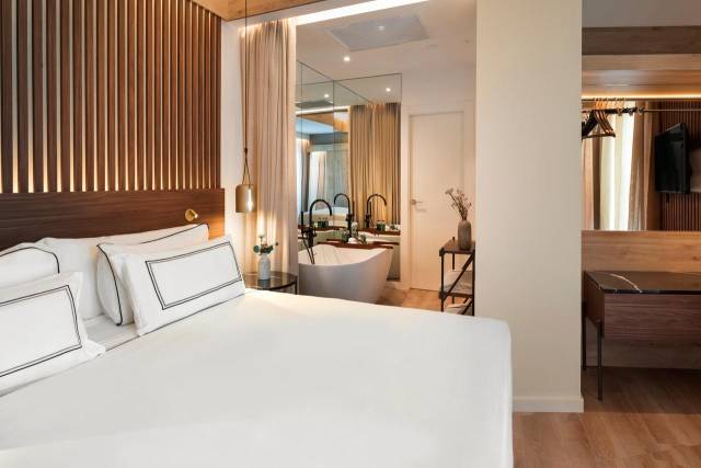 The Level Master Suite